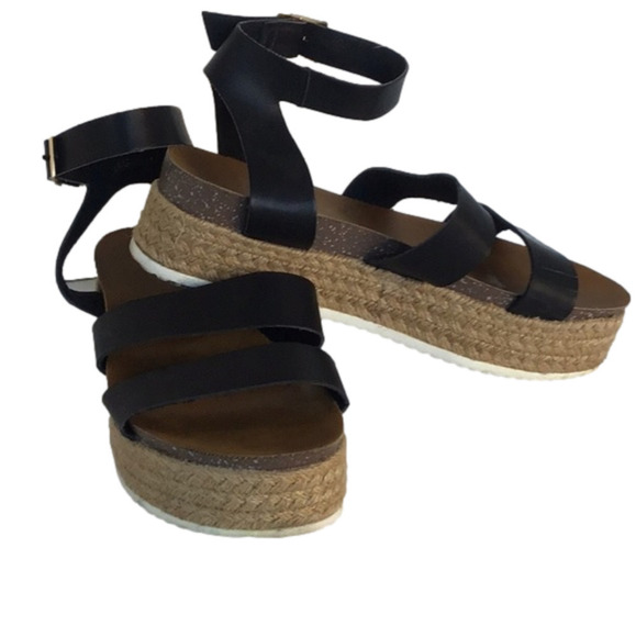 𝅺patrizia Larissa Women’s Sandal - Picture 2 of 3
